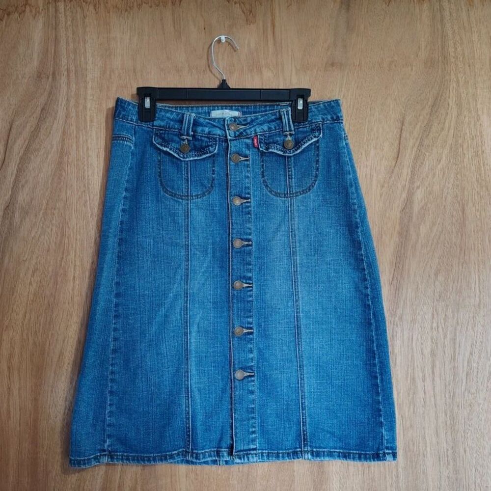 Levi's Y2K Denim Shirt with Front Pockets Size 6